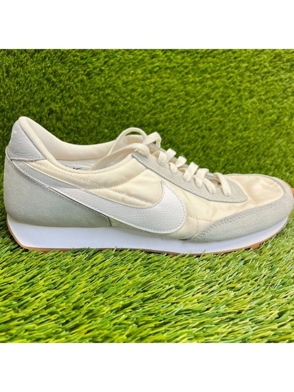 Nike Daybreak Womens Size 10 Pale Ivory White Athletic Running Shoes Sneakers